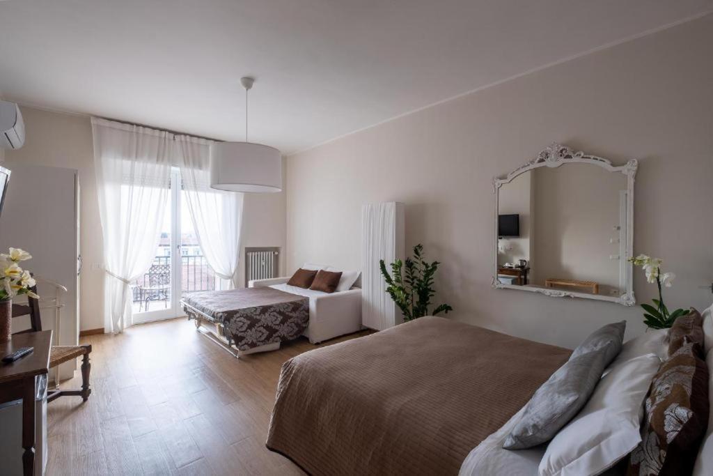 Cute And Cozy Apartment Train Station Bergamo Esterno foto