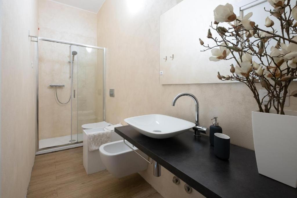 Cute And Cozy Apartment Train Station Bergamo Esterno foto