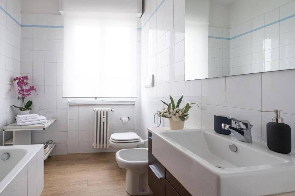 Cute And Cozy Apartment Train Station Bergamo Esterno foto
