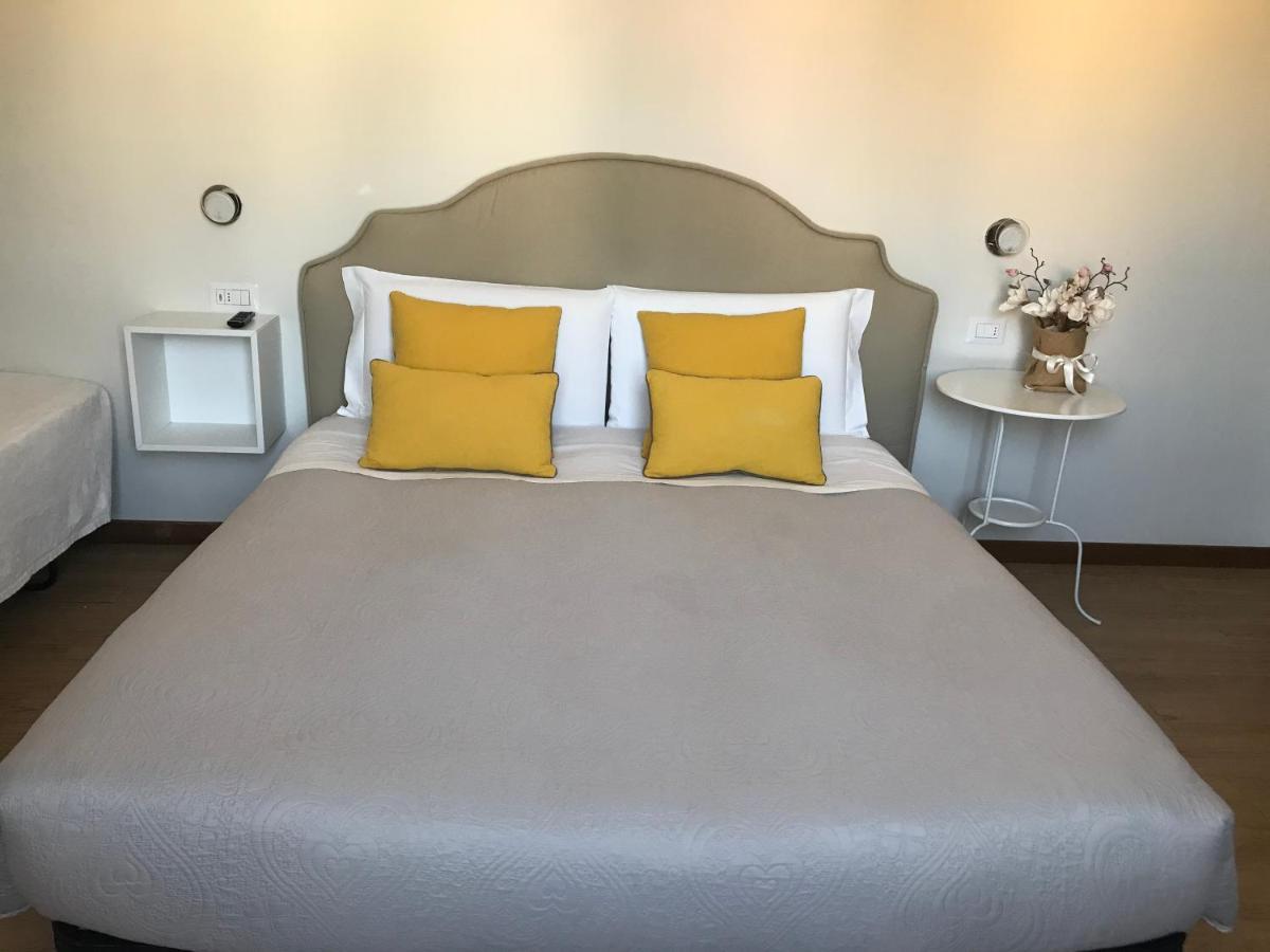 Cute And Cozy Apartment Train Station Bergamo Esterno foto